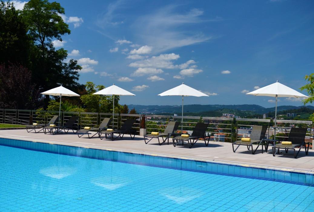 Pousada Mosteiro De Guimarães Dış mekan fotoğraf The swimming pool at the Hotel