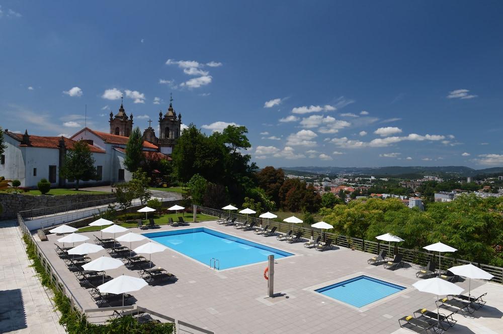 Pousada Mosteiro De Guimarães Dış mekan fotoğraf The swimming pool at the Hotel