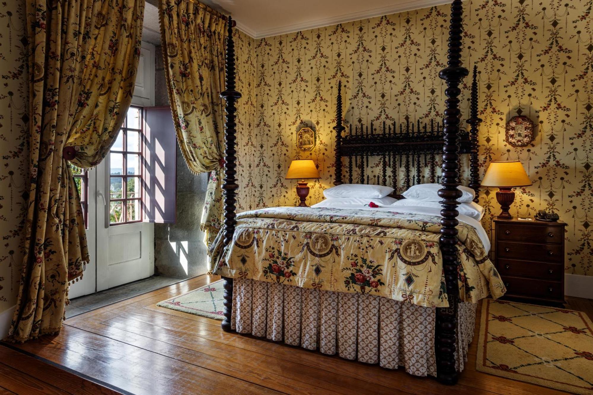 Pousada Mosteiro De Guimarães Dış mekan fotoğraf The bedroom of the hotel