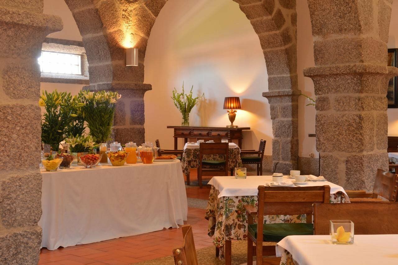 Pousada Mosteiro De Guimarães Dış mekan fotoğraf The interior of the restaurant
